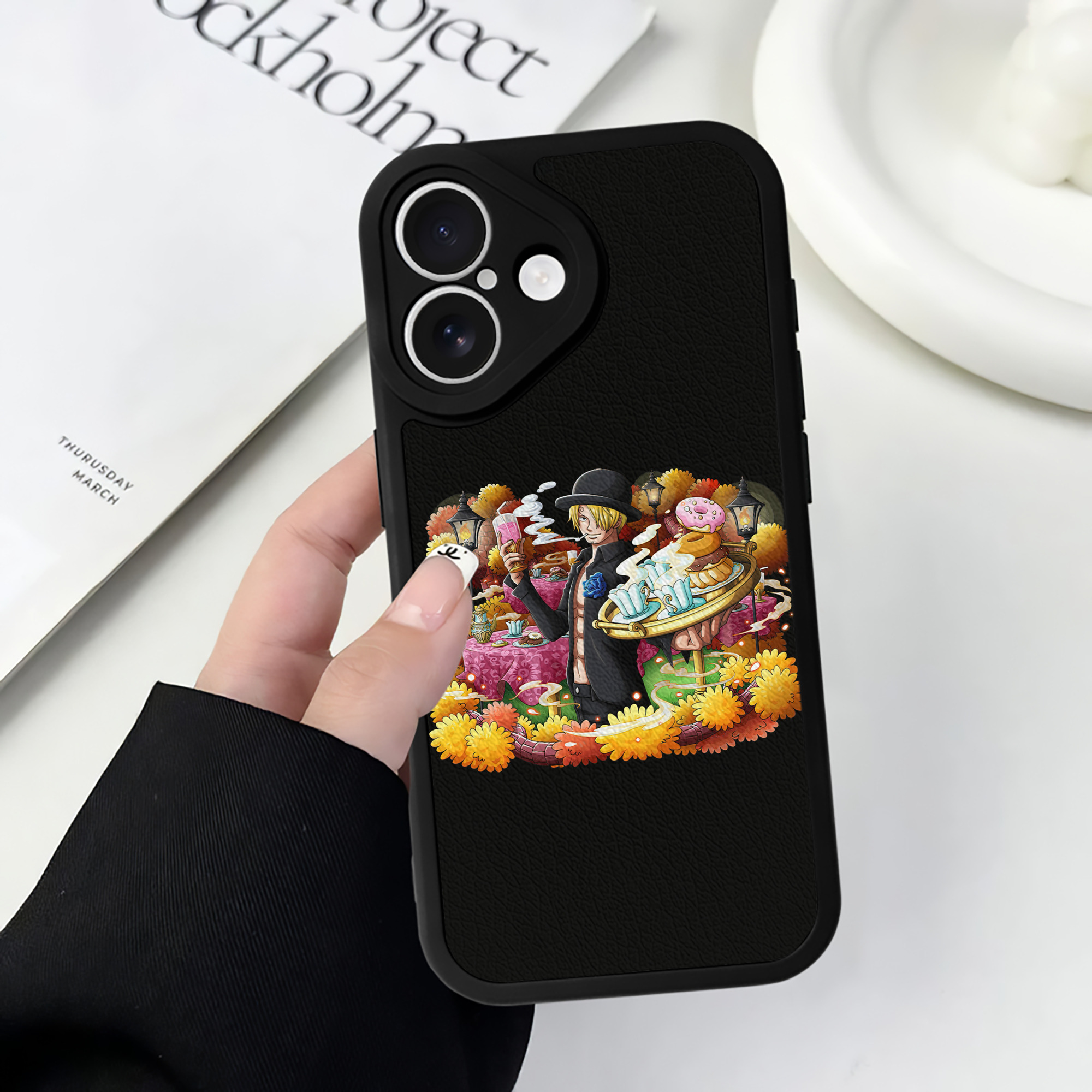 （画像用） ワンピース サンジ ONE PIECE Sanji 【iPhone 16シリーズ対応】シリコンスマホケース（レザー調） 材質：シリコン